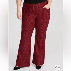NWT TORRID SZ 30 short ponte bootcut trouser in red jester houndstooth